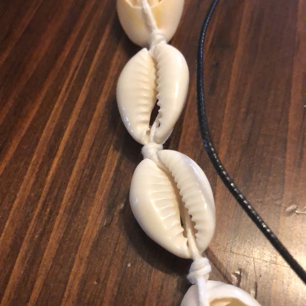 Cowrie Shell Choker, Cowrie Shell bracelet, and pearl choker - Picture 3 of 5